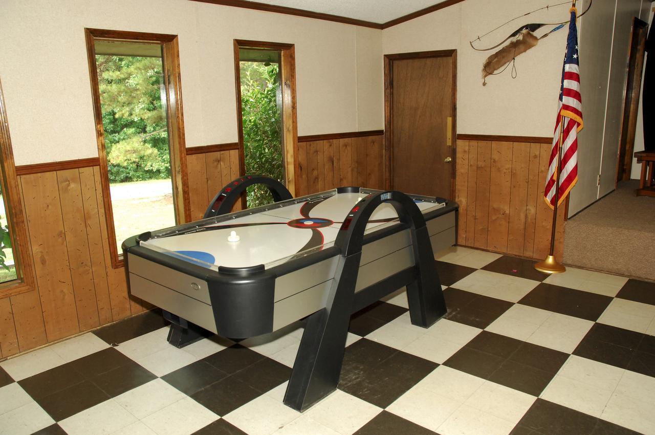 Carolina Landing Camping Resort Two-Bedroom Cabin 1 Fair Play Buitenkant foto